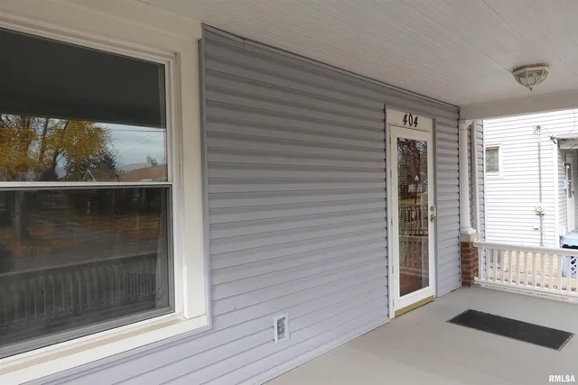 $149,900 | 404 Jefferson Street, Galesburg, IL 61401