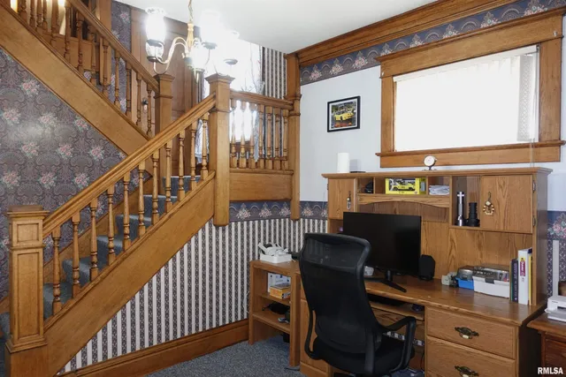 $149,900 | 404 Jefferson Street, Galesburg, IL 61401