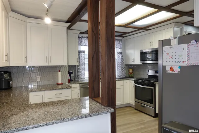 $149,900 | 404 Jefferson Street, Galesburg, IL 61401