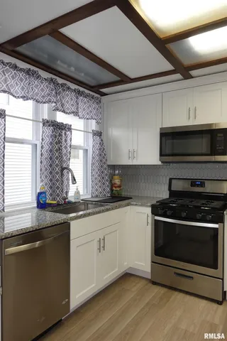 $149,900 | 404 Jefferson Street, Galesburg, IL 61401