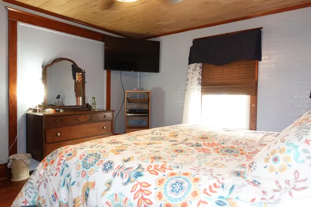 $149,900 | 404 Jefferson Street, Galesburg, IL 61401