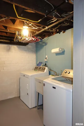 $149,900 | 404 Jefferson Street, Galesburg, IL 61401