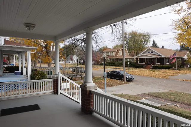 $149,900 | 404 Jefferson Street, Galesburg, IL 61401