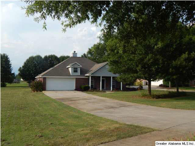 137 Horseshoe Circle Alabaster, AL 35007 - Photo 2 of 21