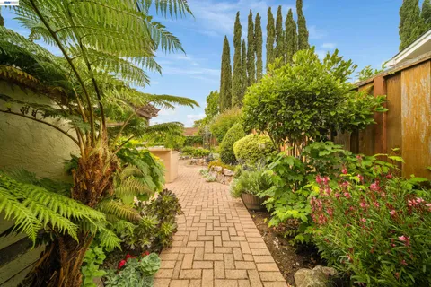 $1,898,000 | 5481 Greenfield Way, Pleasanton, CA 94566