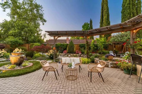 $1,898,000 | 5481 Greenfield Way, Pleasanton, CA 94566