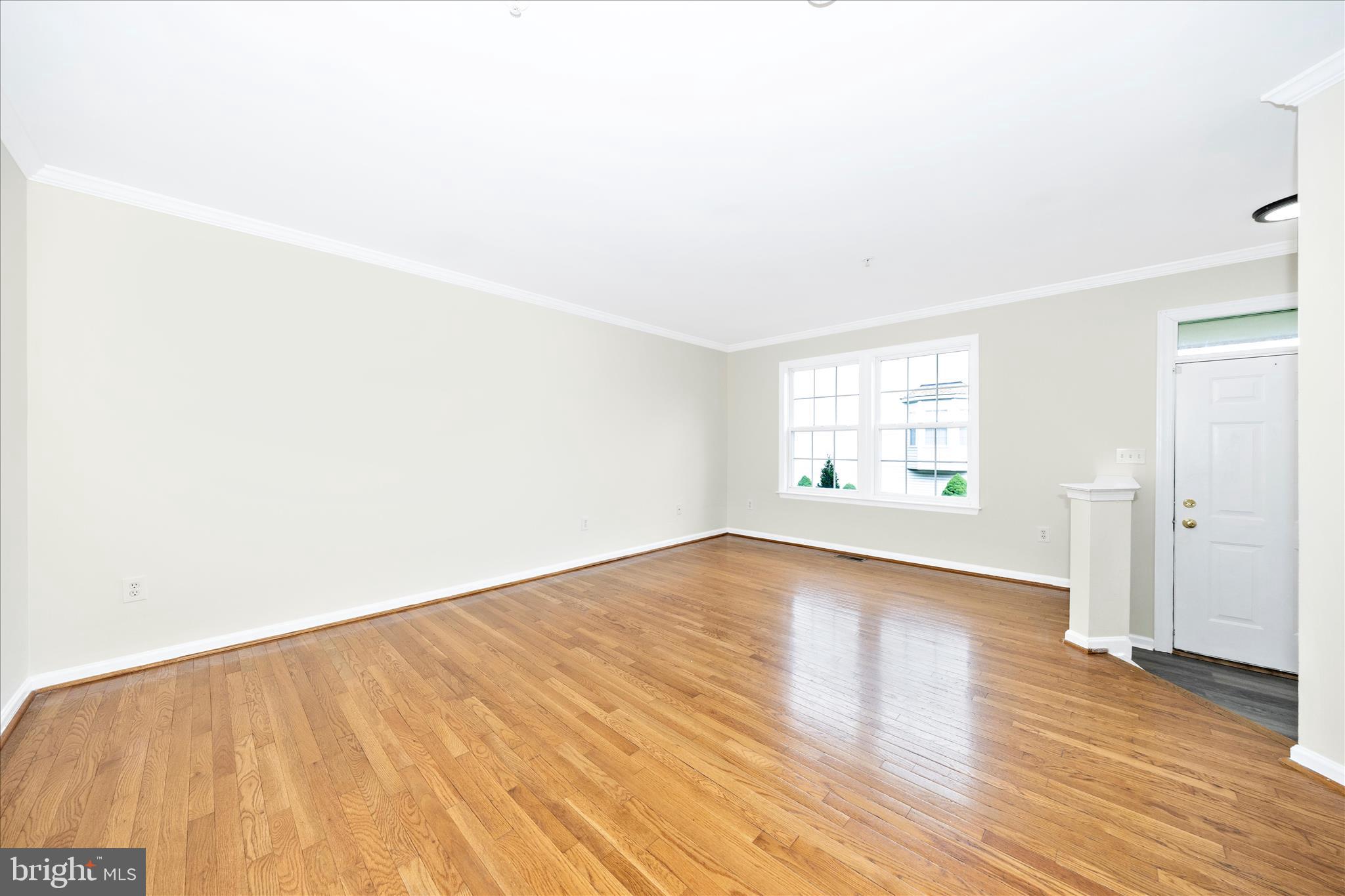 105 Sentry Ridge Smithsburg, MD 21783 - Photo 4 of 62 Living Room