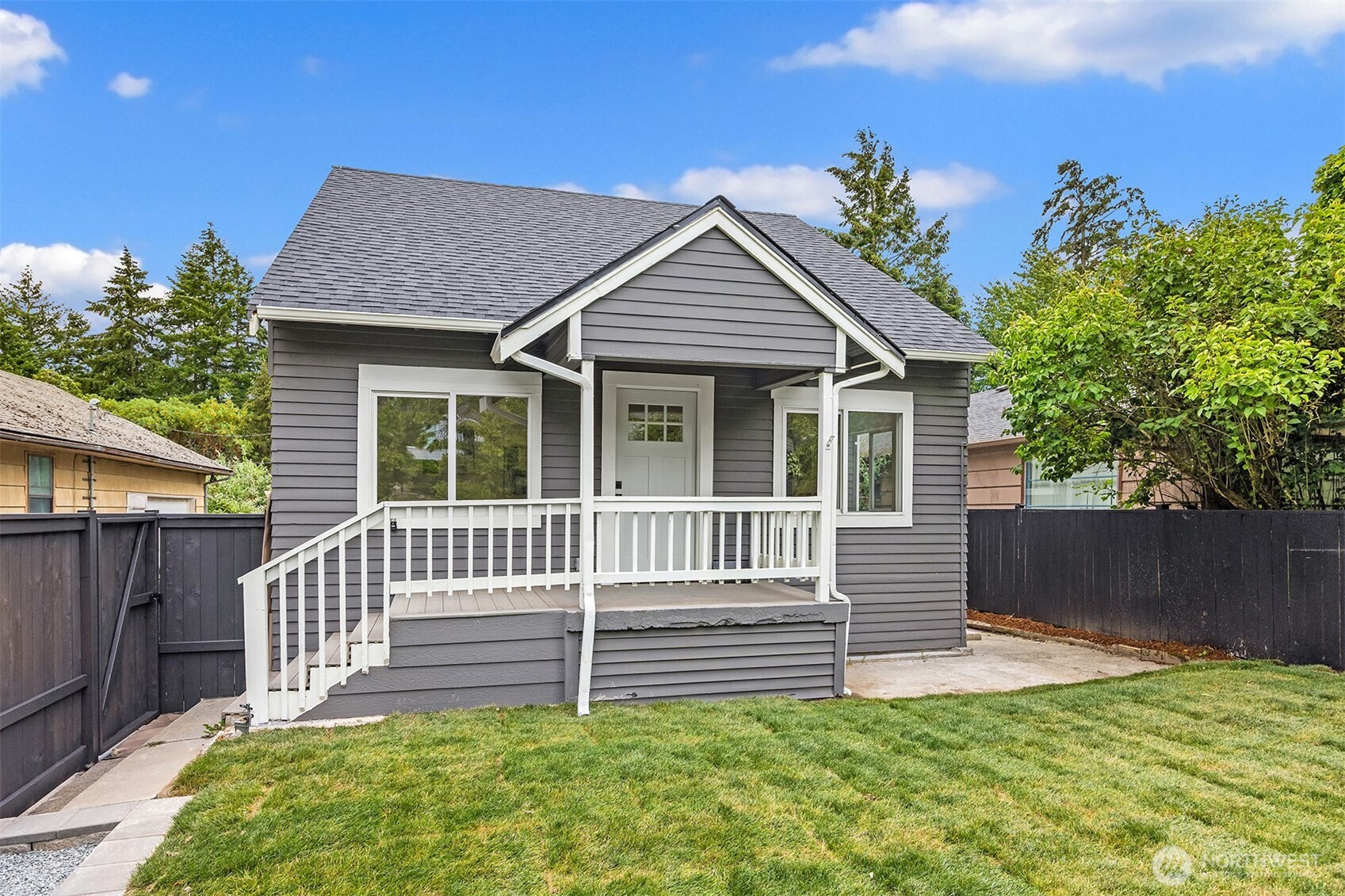 5040 35th Avenue Southwest Seattle, WA 98126 - Photo 2 of 30
