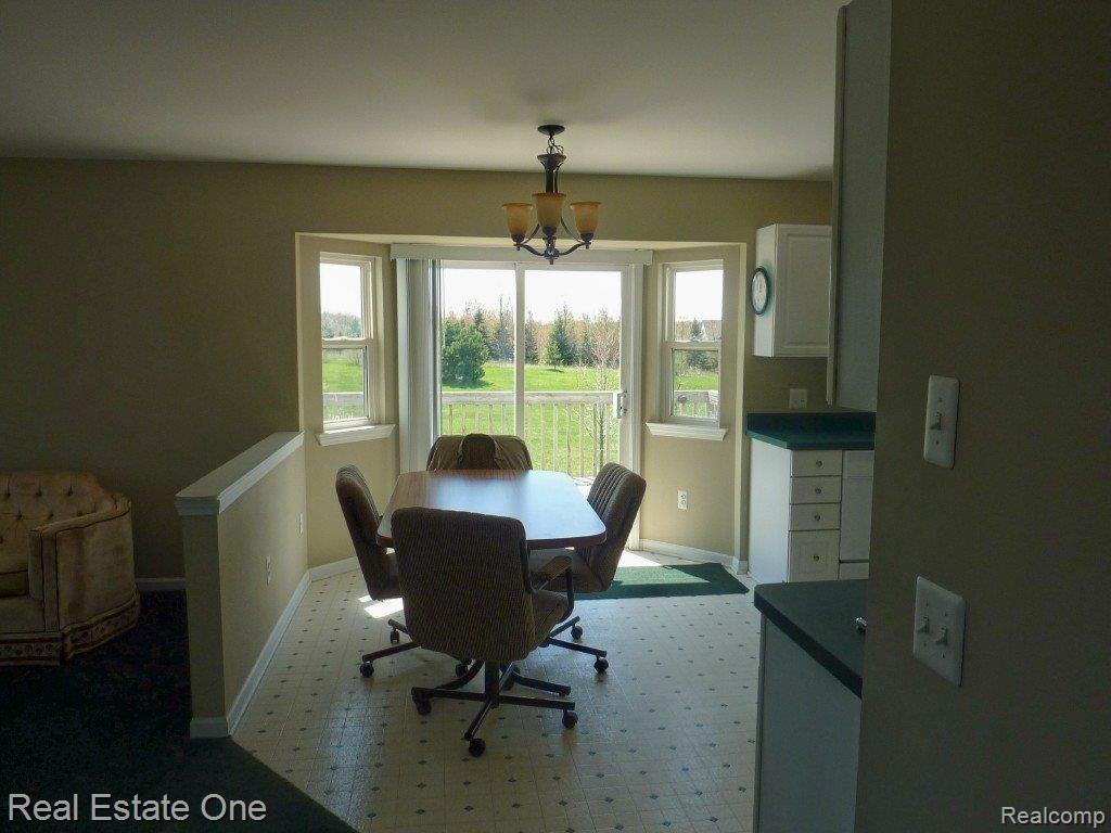 3356 Beck Road Howell, MI 48843 - Photo 17 of 22 Dining Room