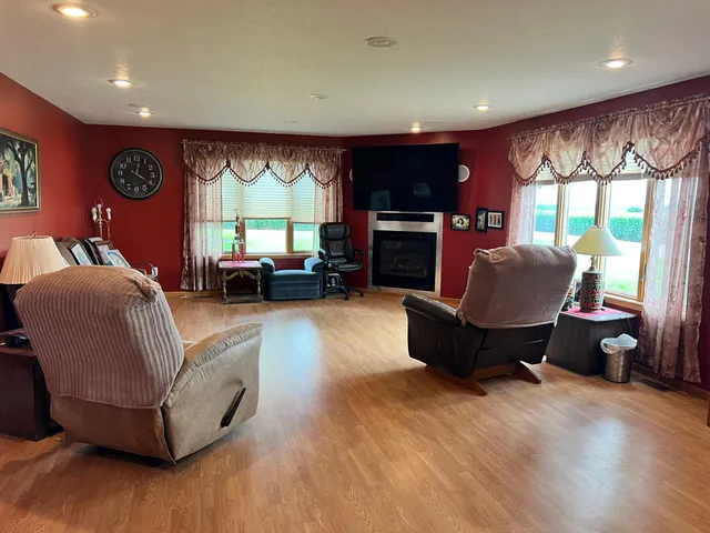 $299,000 | 1669 211th Avenue, Madison, MN 56256