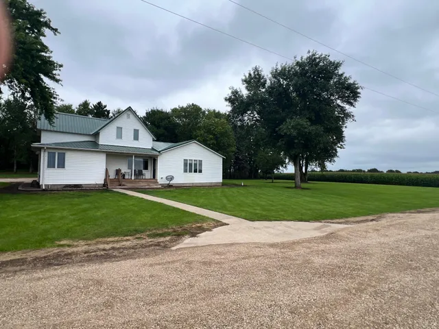 $299,000 | 1669 211th Avenue, Madison, MN 56256