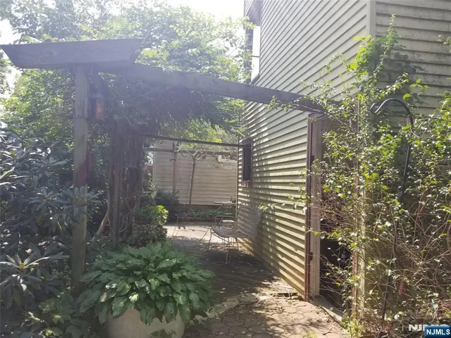 $2,600 | 36 Glenwild Avenue, Unit 1, Bloomingdale, NJ 07403