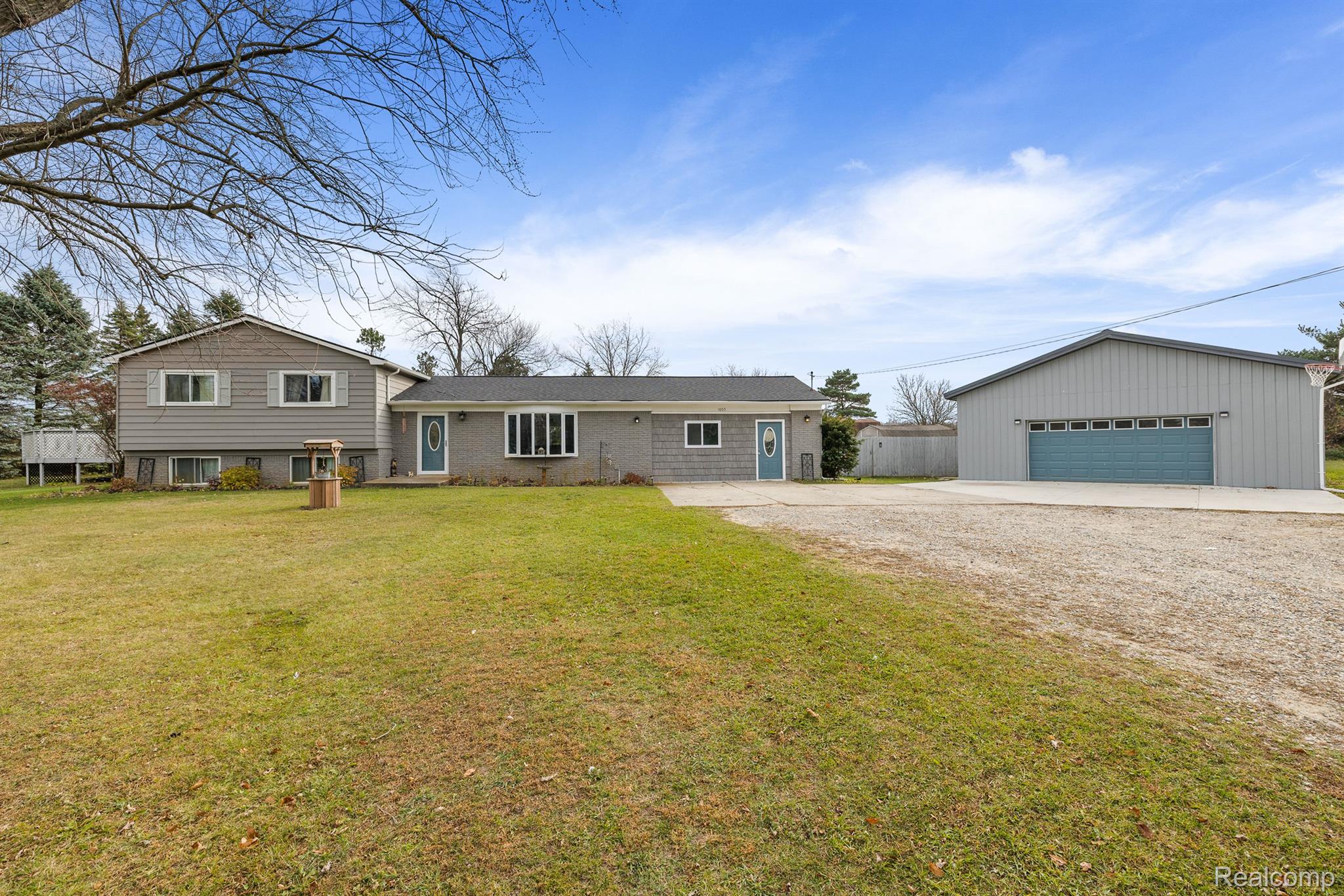 1065 Clyde Road Highland, MI 48357 - Photo 50 of 64 Lots of parking