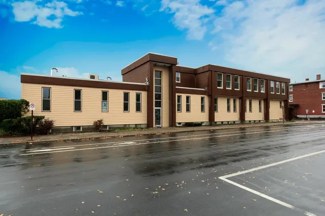 $2,350 | 540 Chestnut Street, Unit 3, Manchester, NH 03101