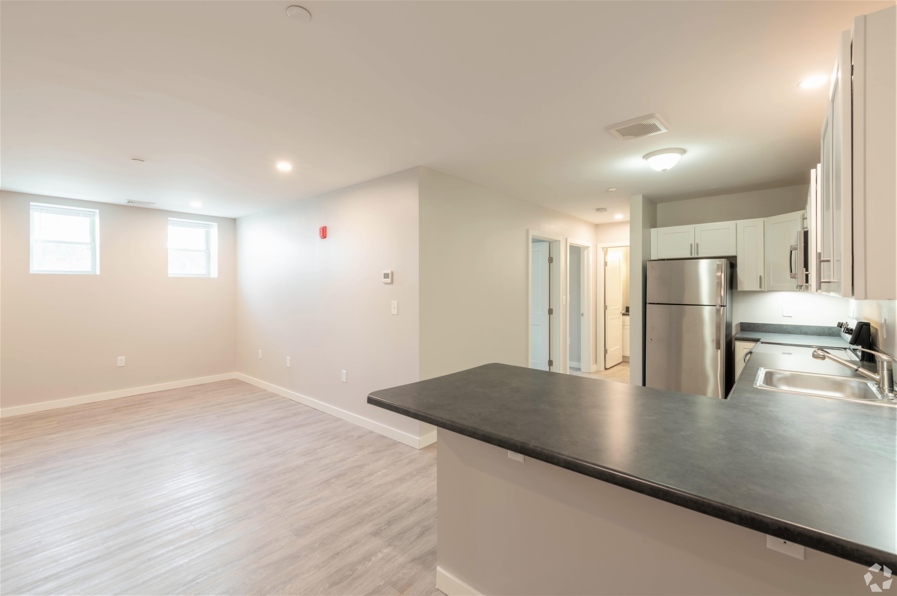 540 Chestnut Street, Unit 3 Manchester, NH 03101 - Photo 2 of 9