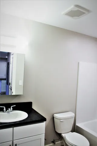 $2,350 | 540 Chestnut Street, Unit 3, Manchester, NH 03101