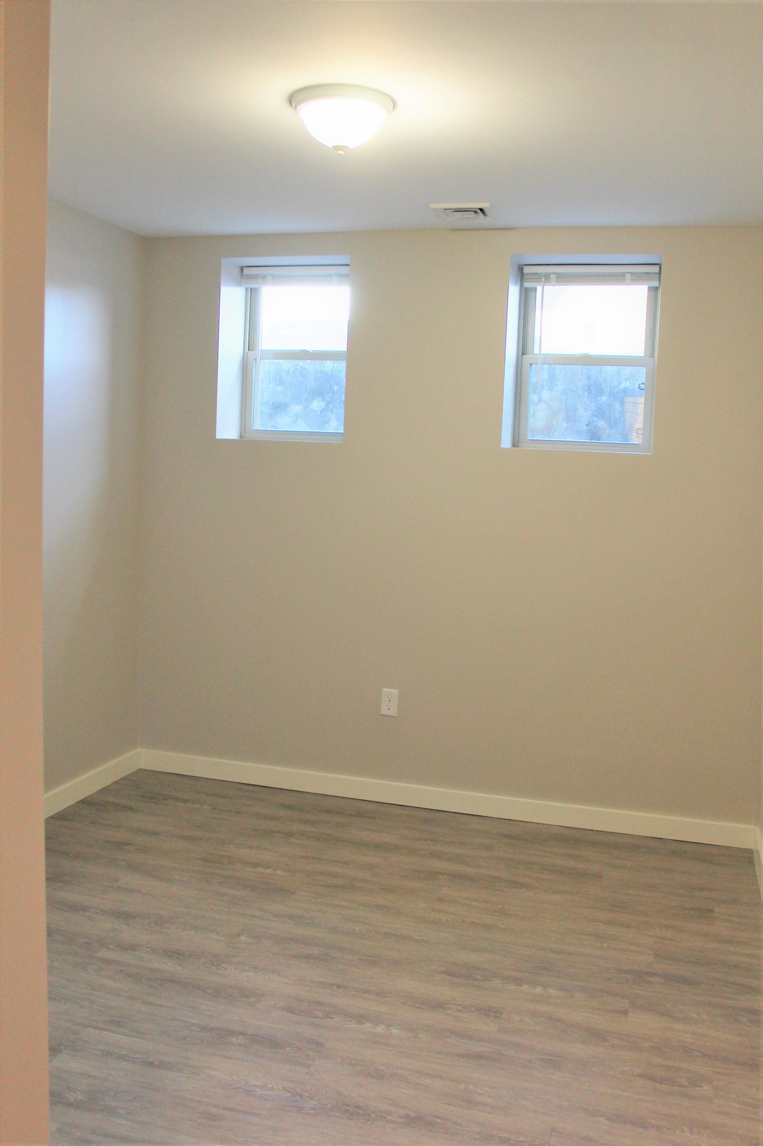 540 Chestnut Street, Unit 3 Manchester, NH 03101 - Photo 4 of 9