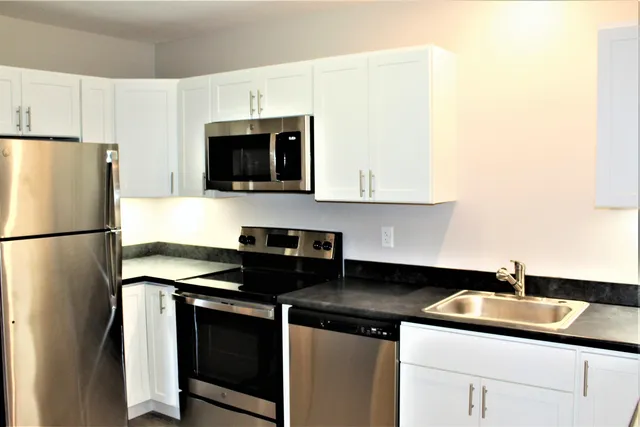 $2,350 | 540 Chestnut Street, Unit 3, Manchester, NH 03101