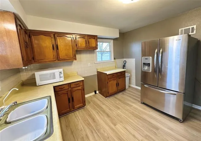 $322,500 | 10002 Northwest County Road 2002, Amoret, MO 64722