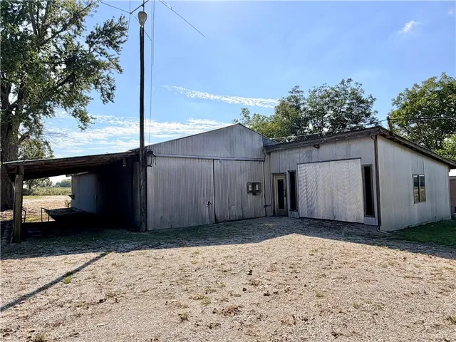 $322,500 | 10002 Northwest County Road 2002, Amoret, MO 64722