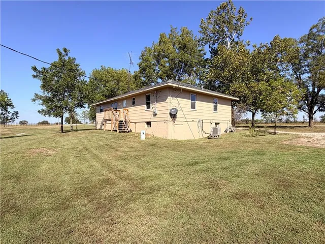 $322,500 | 10002 Northwest County Road 2002, Amoret, MO 64722