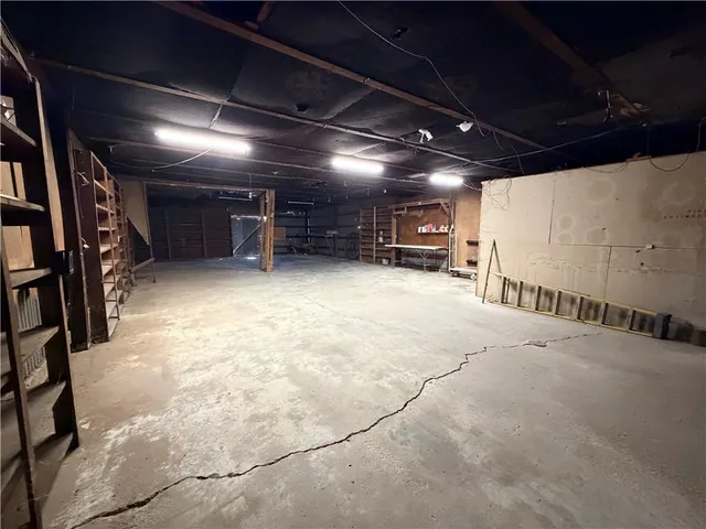 $322,500 | 10002 Northwest County Road 2002, Amoret, MO 64722