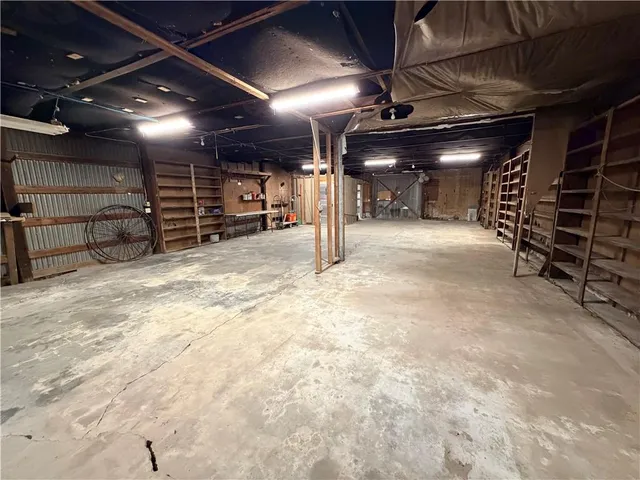 $322,500 | 10002 Northwest County Road 2002, Amoret, MO 64722