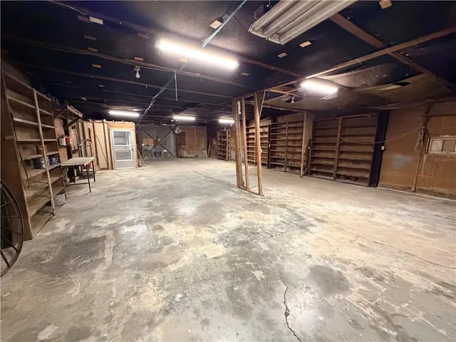 $322,500 | 10002 Northwest County Road 2002, Amoret, MO 64722