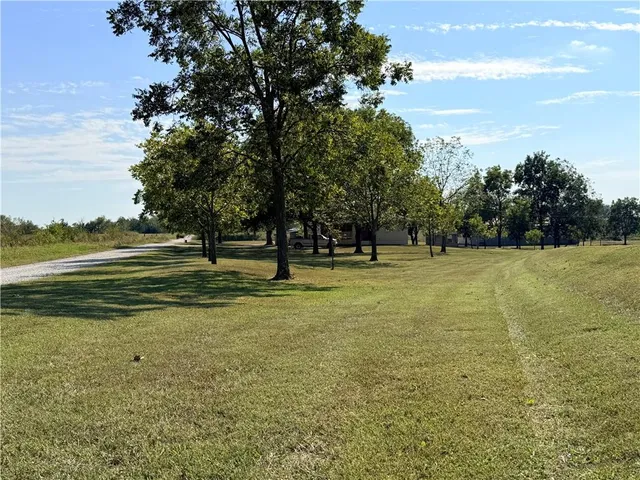 $322,500 | 10002 Northwest County Road 2002, Amoret, MO 64722