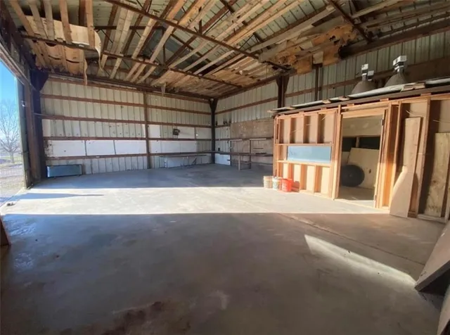 $322,500 | 10002 Northwest County Road 2002, Amoret, MO 64722