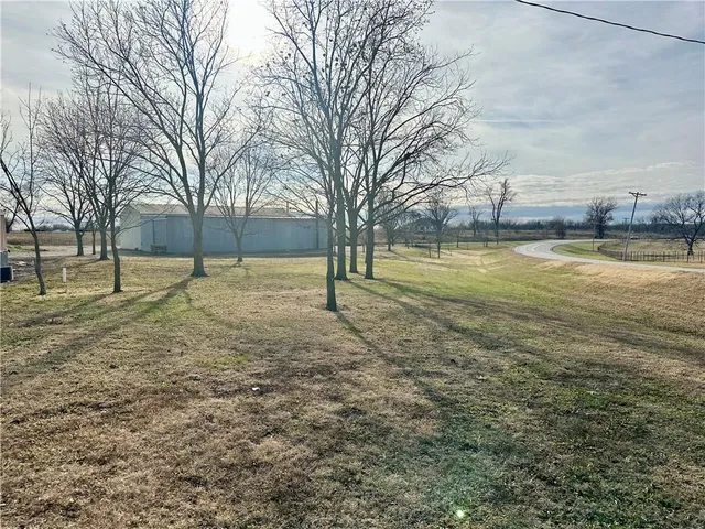 $322,500 | 10002 Northwest County Road 2002, Amoret, MO 64722