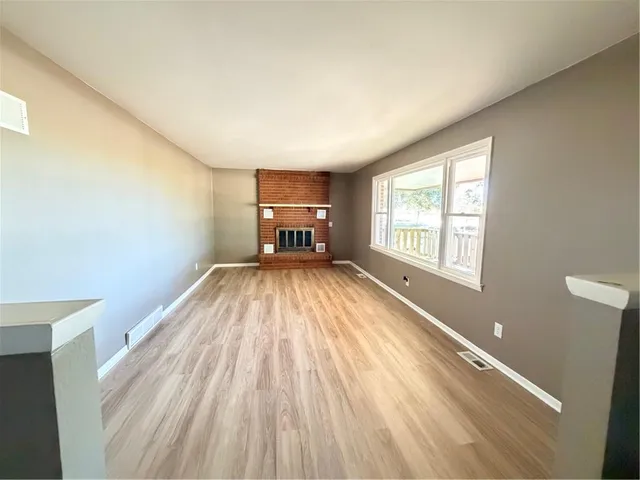 $322,500 | 10002 Northwest County Road 2002, Amoret, MO 64722