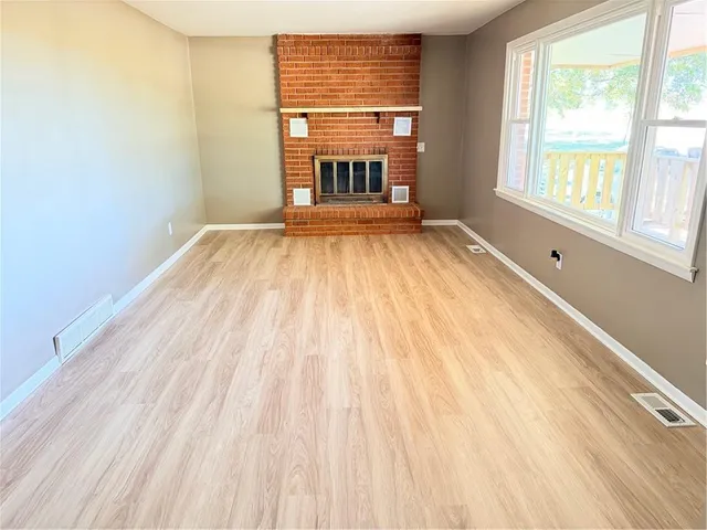 $322,500 | 10002 Northwest County Road 2002, Amoret, MO 64722