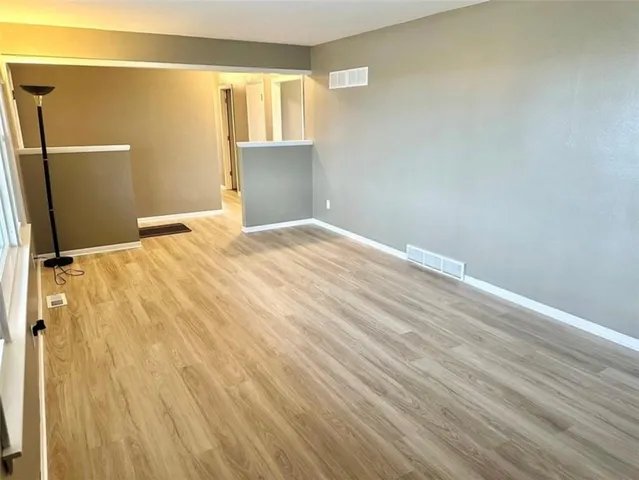 $322,500 | 10002 Northwest County Road 2002, Amoret, MO 64722