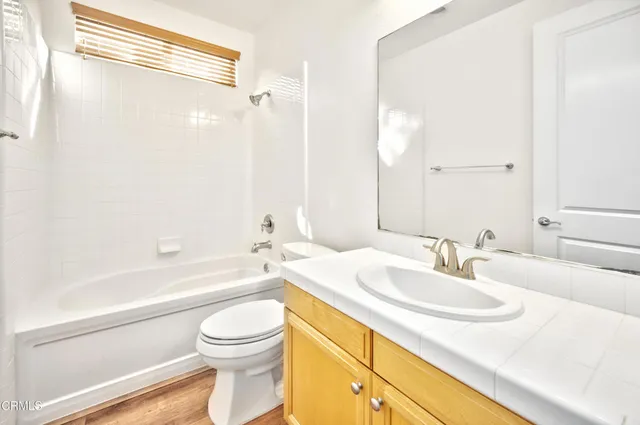 $4,200 | 428 Lakeview Court, Oxnard, CA 93036