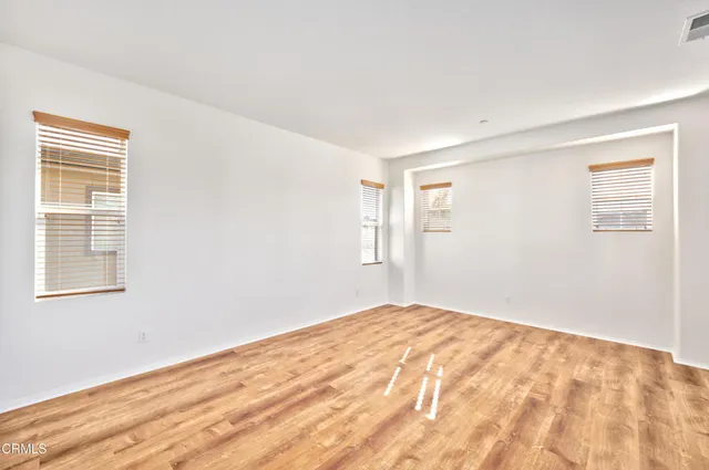 $4,200 | 428 Lakeview Court, Oxnard, CA 93036