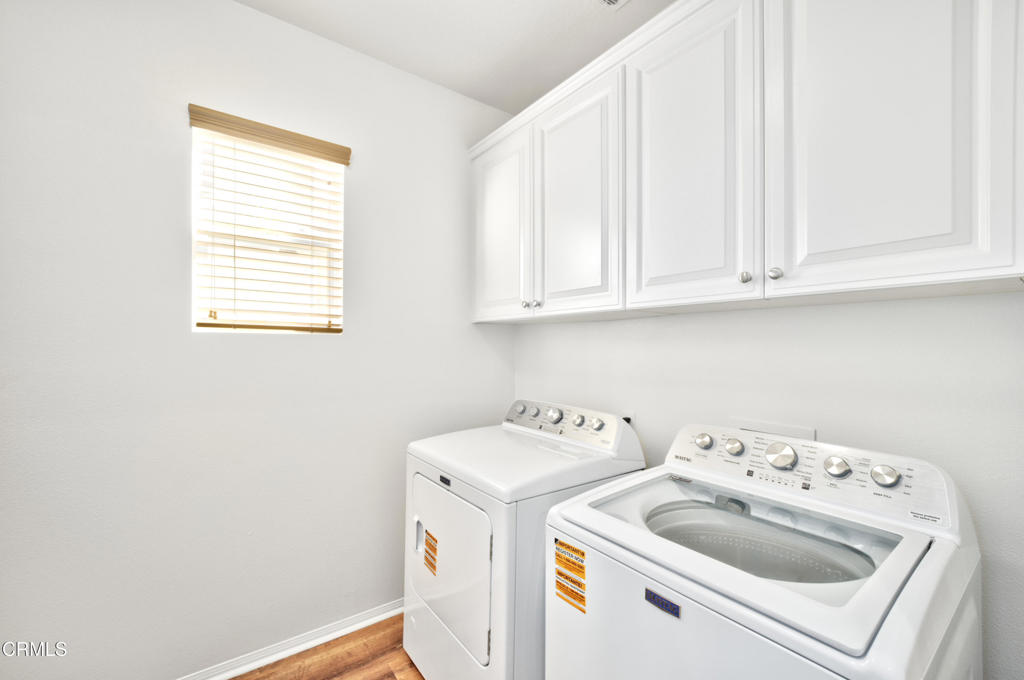428 Lakeview Court Oxnard, CA 93036 - Photo 18 of 21 Laundry