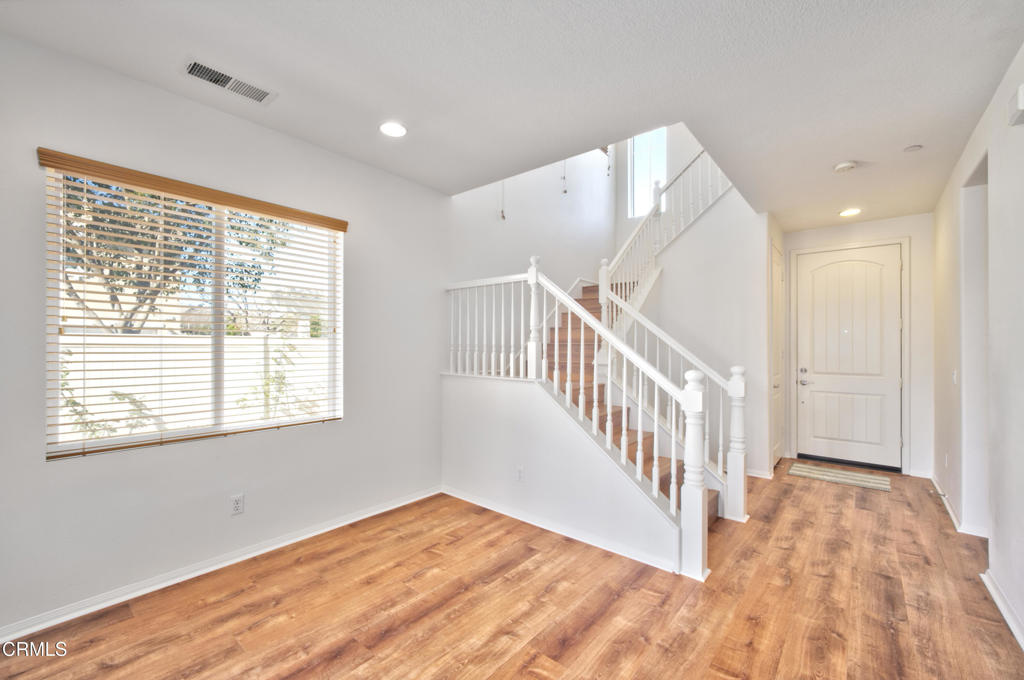 428 Lakeview Court Oxnard, CA 93036 - Photo 3 of 21 Dining-2