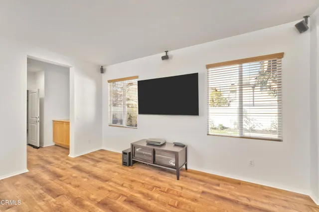 $4,200 | 428 Lakeview Court, Oxnard, CA 93036