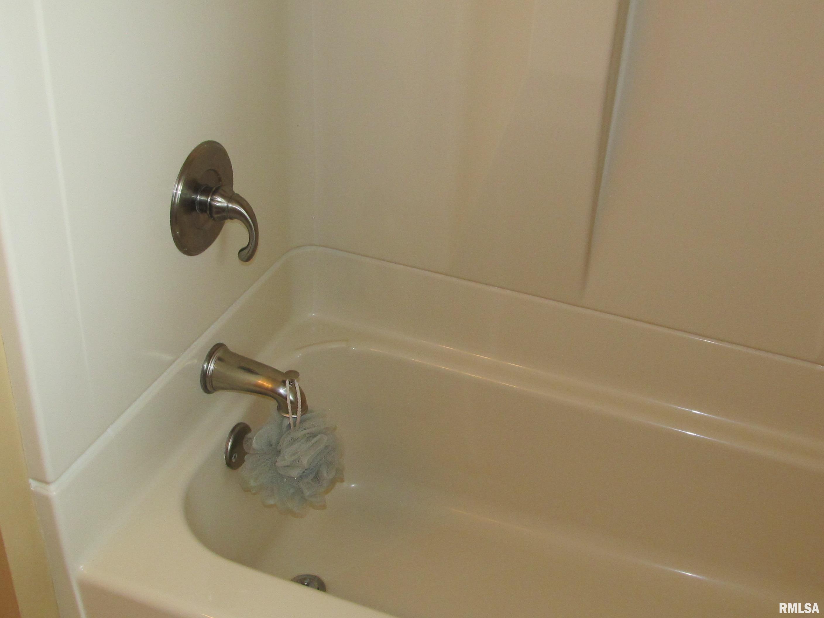 18215 Rte 84 North East Moline, IL 61244 - Photo 19 of 33 Gallery Image 19