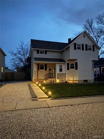 $1,900 | 115 West 6th Street, O'Fallon, IL 62269