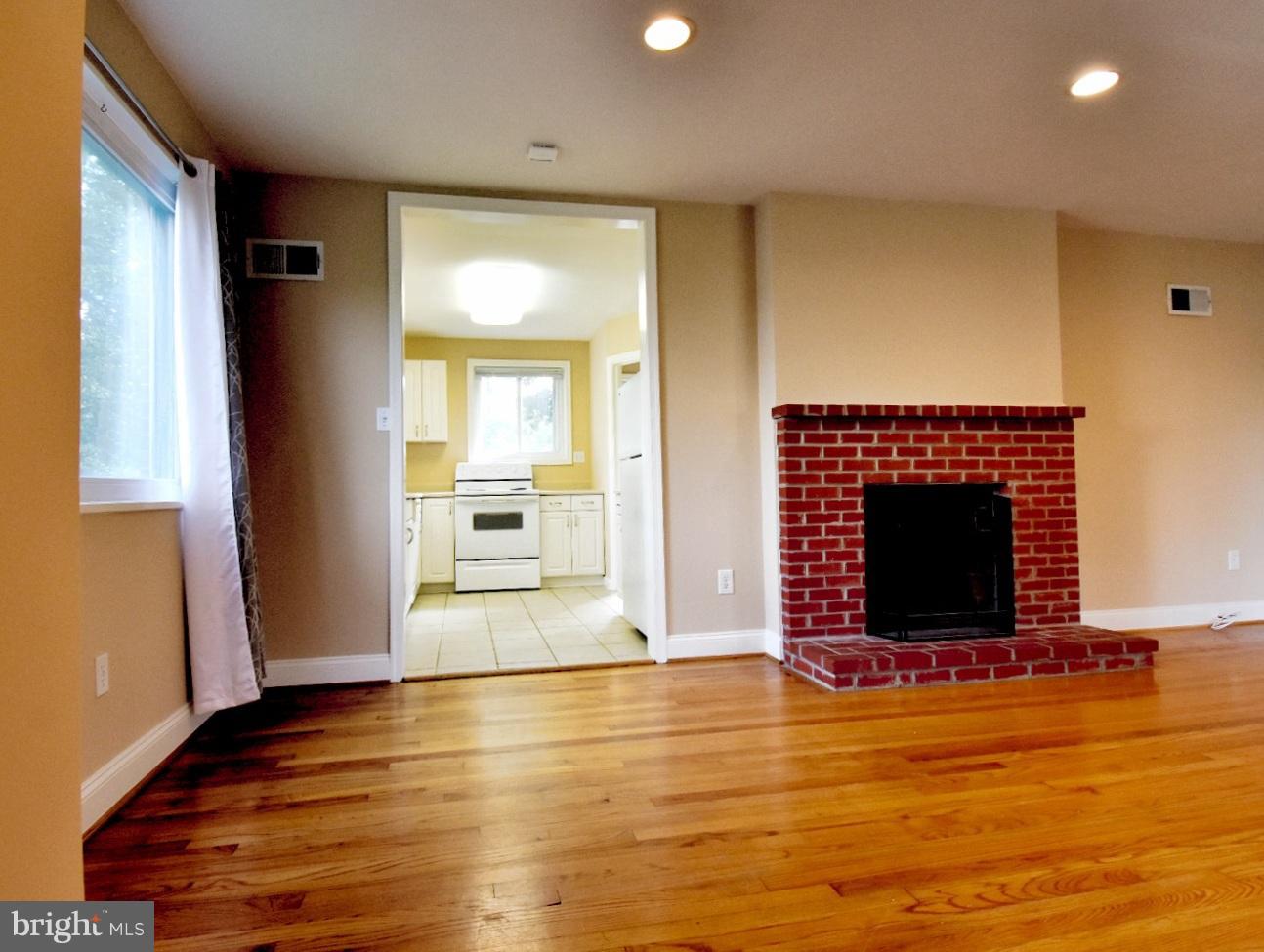2508 Jennings Road Silver Spring, MD 20902 - Photo 7 of 17 Living Room