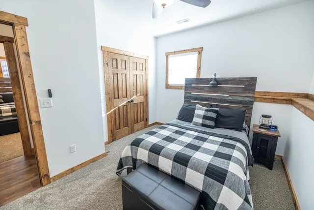 $570,000 | 25733 Dempsey Road, McLouth, KS 66054