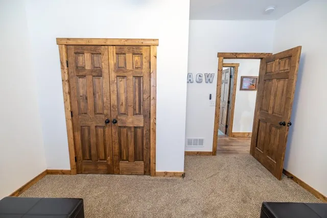 $570,000 | 25733 Dempsey Road, McLouth, KS 66054