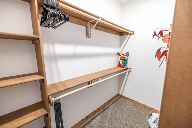 $570,000 | 25733 Dempsey Road, McLouth, KS 66054