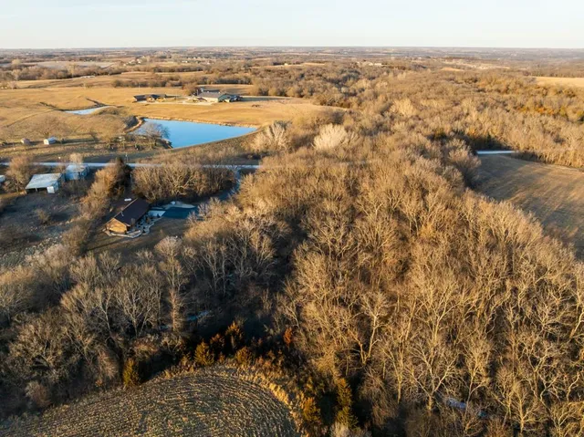 $570,000 | 25733 Dempsey Road, McLouth, KS 66054