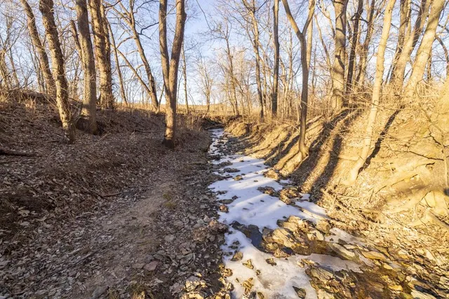 $570,000 | 25733 Dempsey Road, McLouth, KS 66054