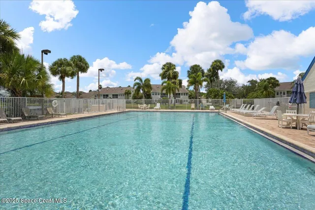 $169,900 | 1924 Westminster Circle, Unit 4, Vero Beach, FL 32966