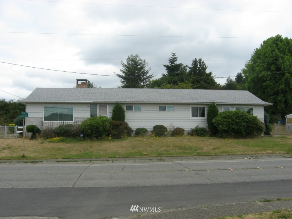 222 Lebo Boulevard Bremerton, WA 98310 - Photo 1 of 1 front view of a house with a yard