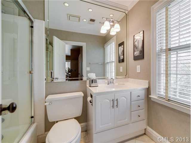 905 Bromley Road Charlotte, NC 28207 - Photo 13 of 16 Gallery Image 13
